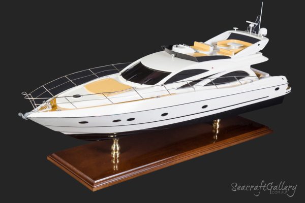 80cm Sunseeker Manhattan 64 Motor Wooden Yacht Model for Sale