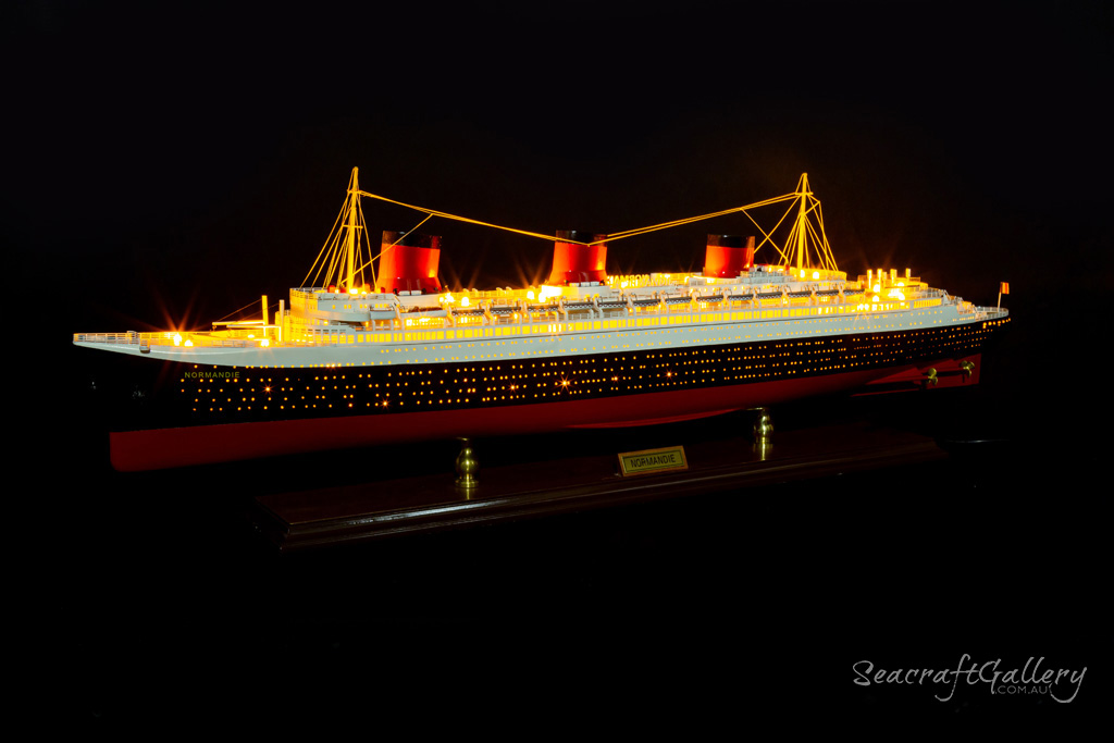 RMS Titanic 1:350 (80 cm) - Handmade Transatlantic Boat Cruise